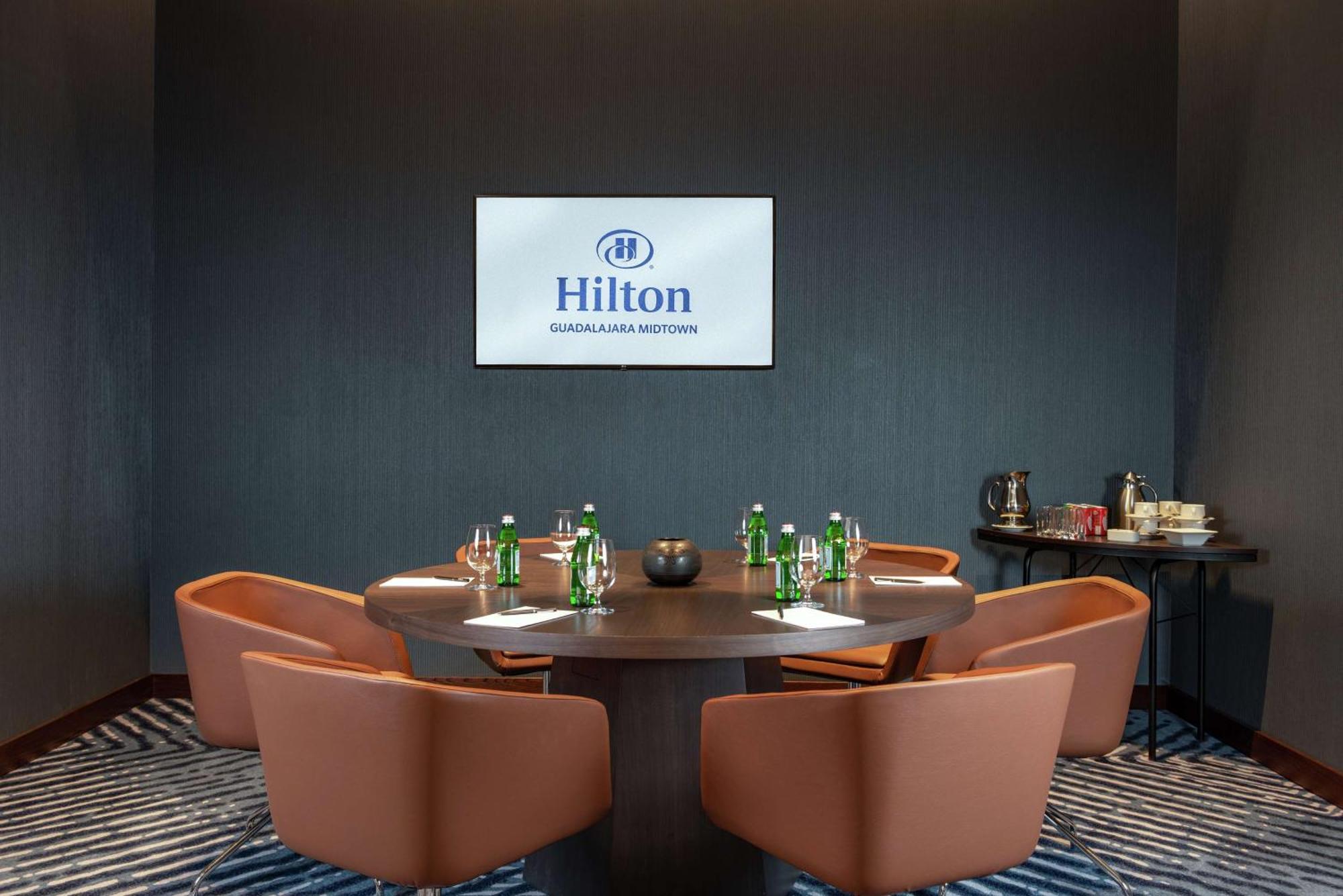 Hilton Guadalajara Midtown Hotel Exterior photo
