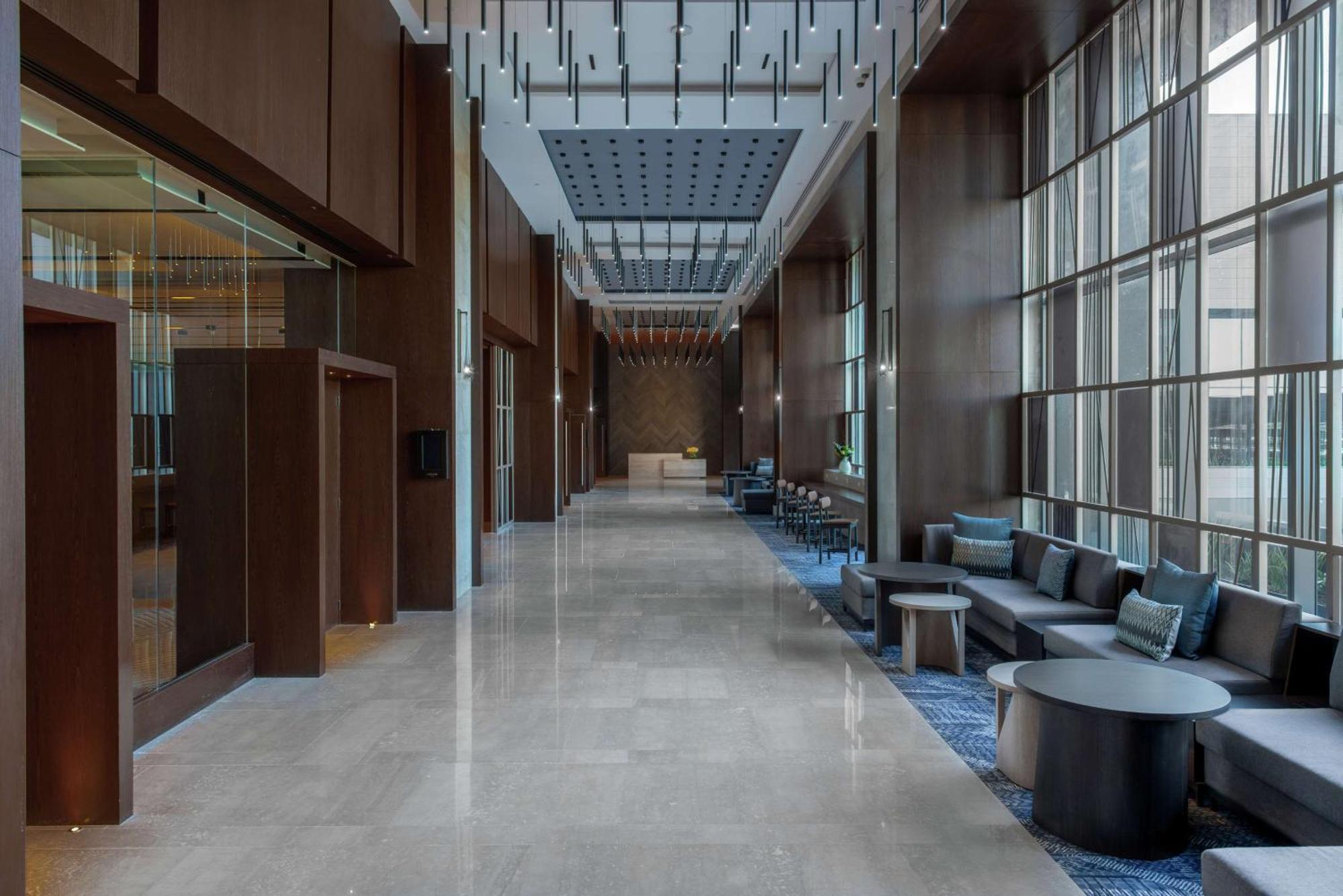 Hilton Guadalajara Midtown Hotel Exterior photo